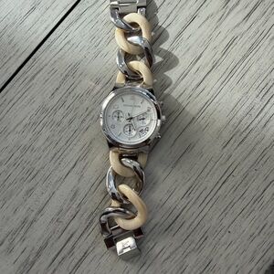 Michael Kors MK4263 Runway Twist Alabaster Watch EUC Working New Battery